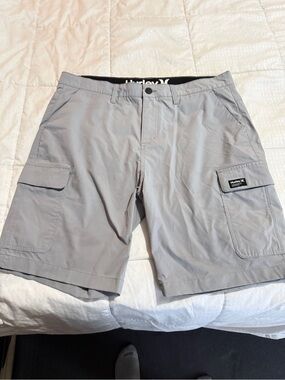 Hurley Light Gray Men's Cargo Shorts with Side Pockets